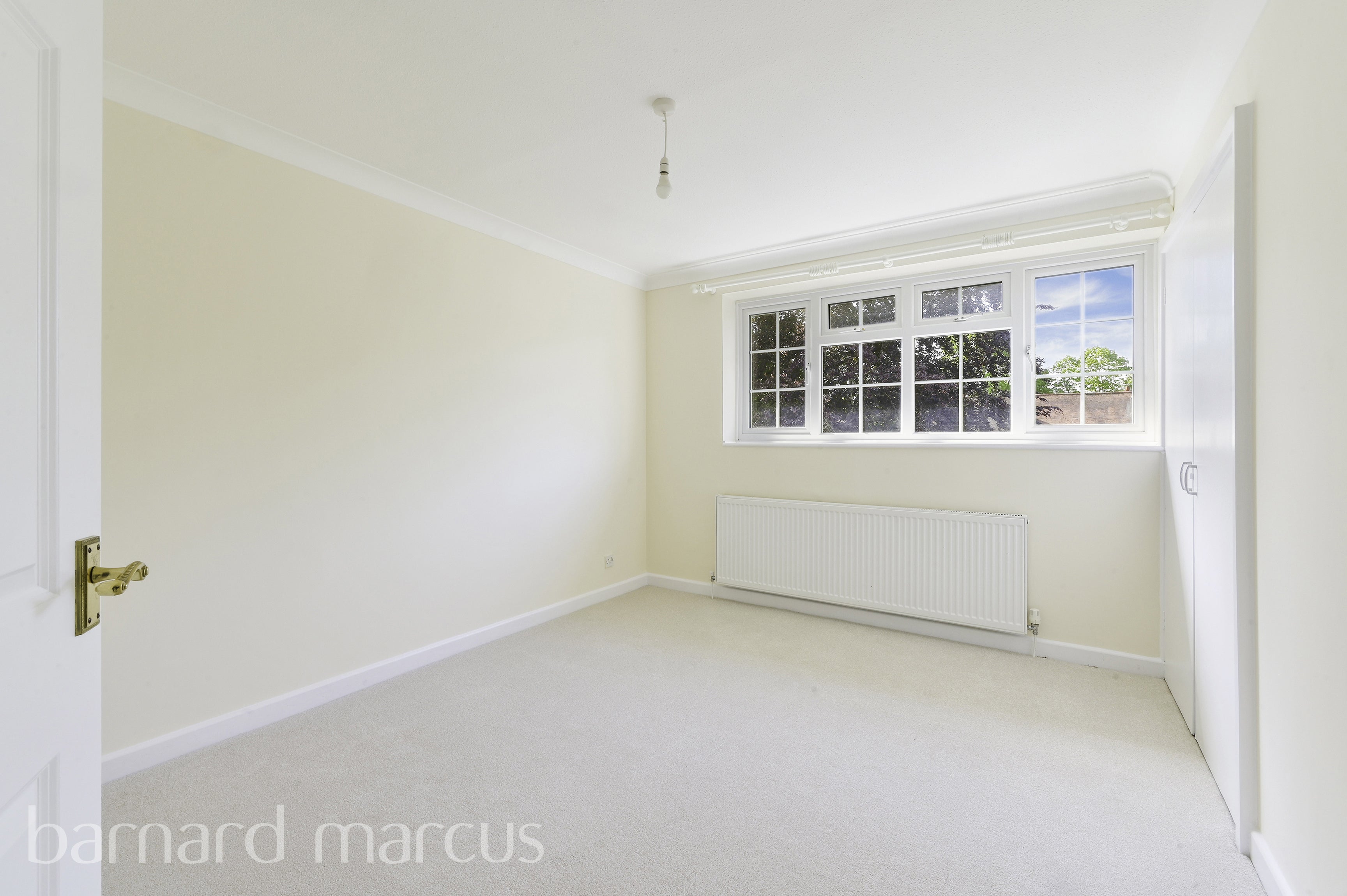 House Tapestry Close in Greater London