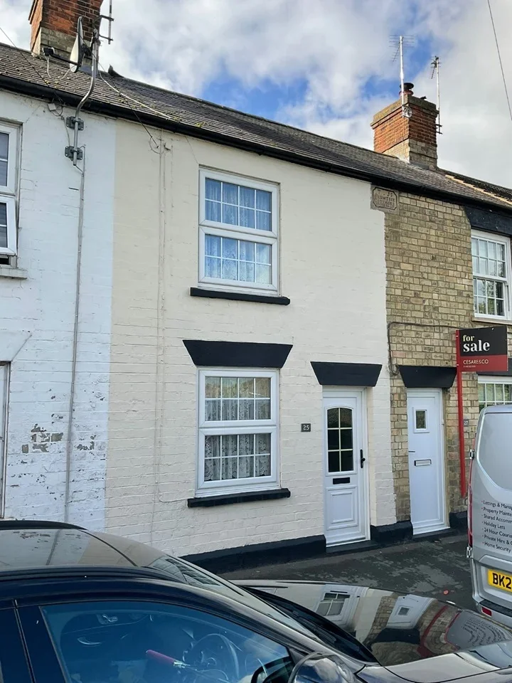 House Cheddington Road in Pitstone