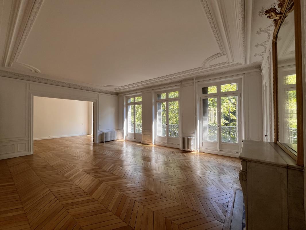 Flat Boulevard Malesherbes in Paris
