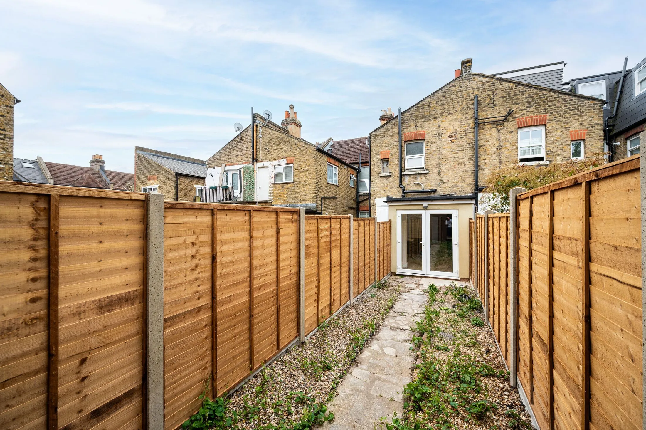 Flat Credenhill Street in Greater London