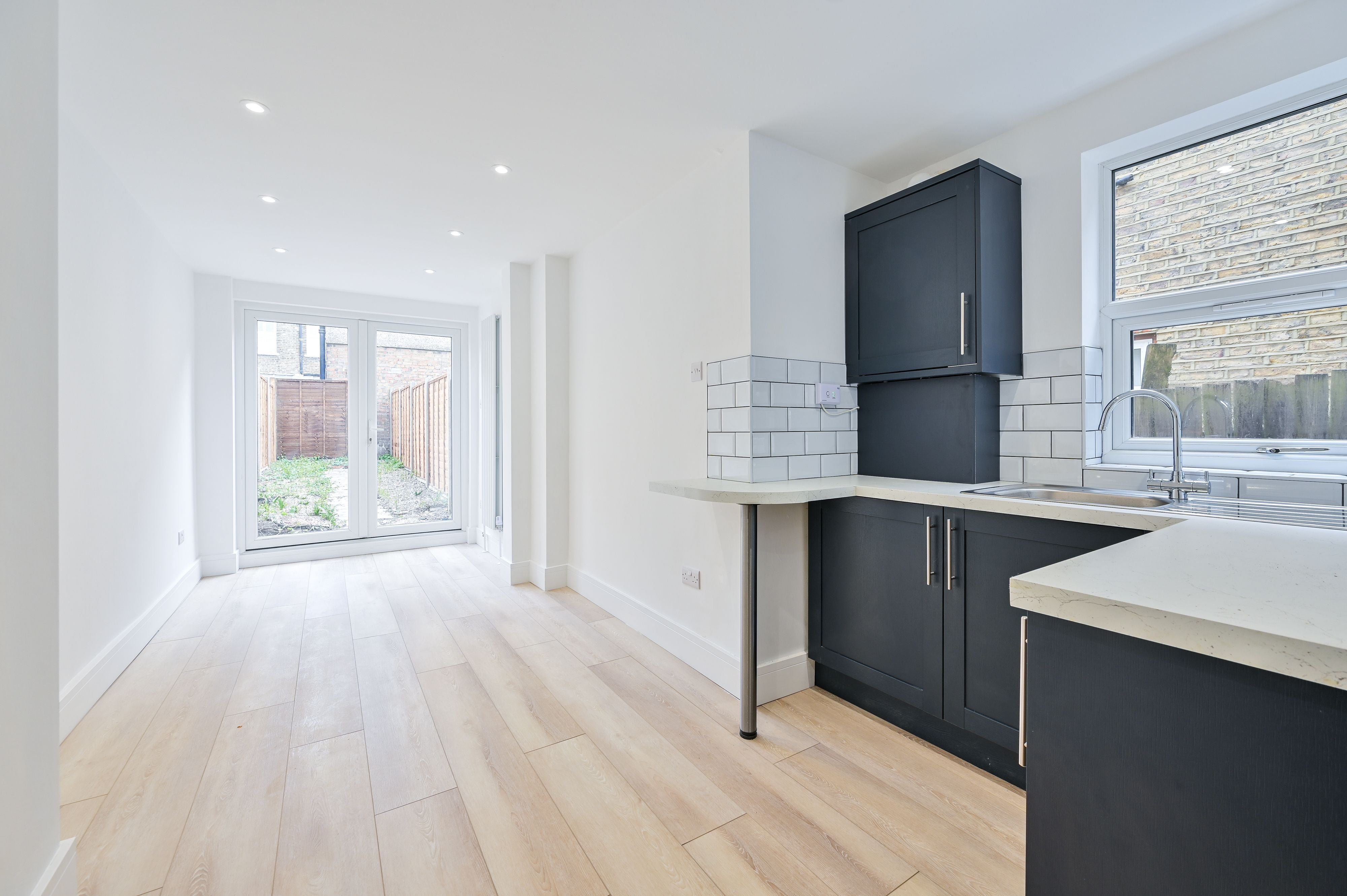Flat Credenhill Street in Greater London