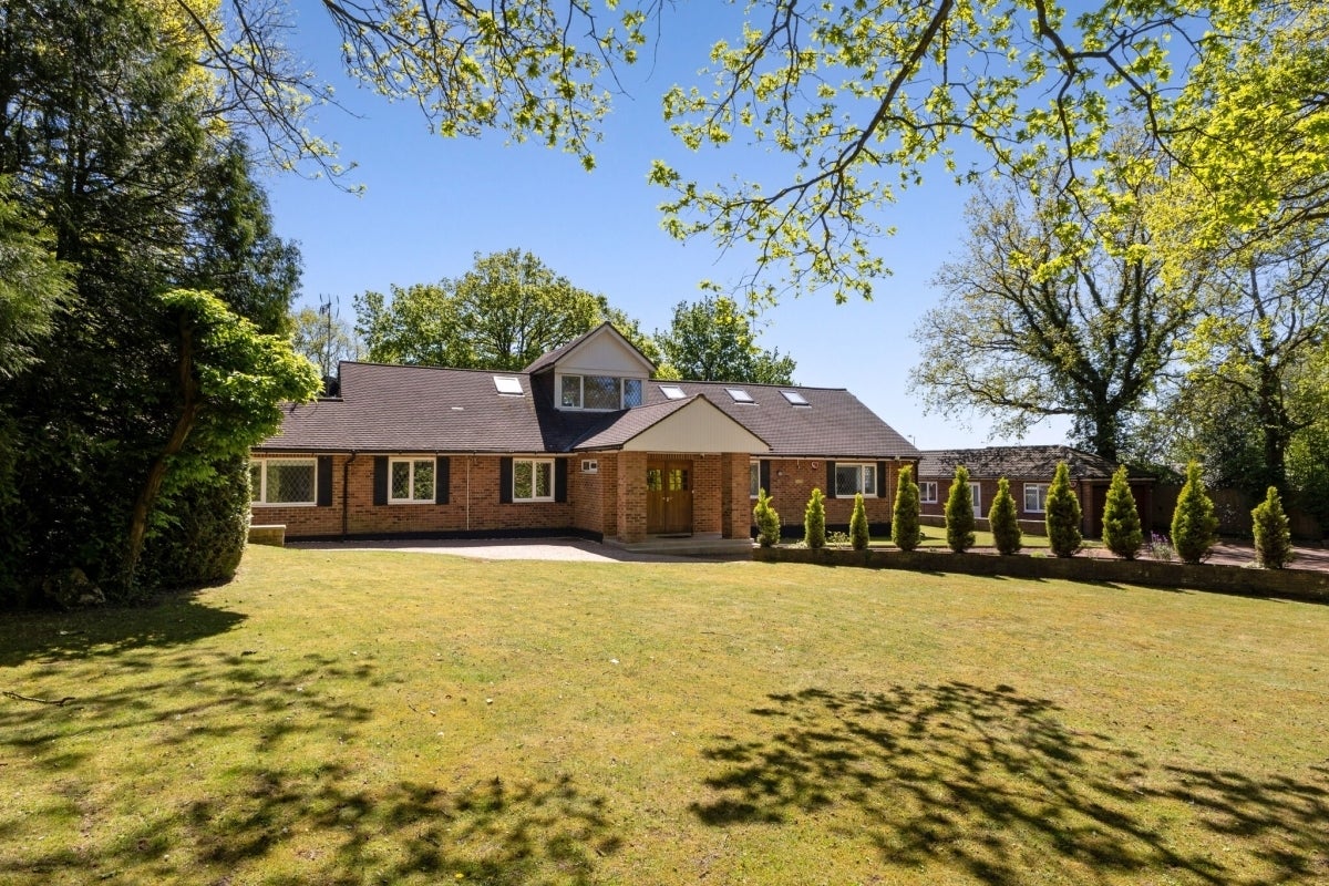 House Hicks Road in Dacorum