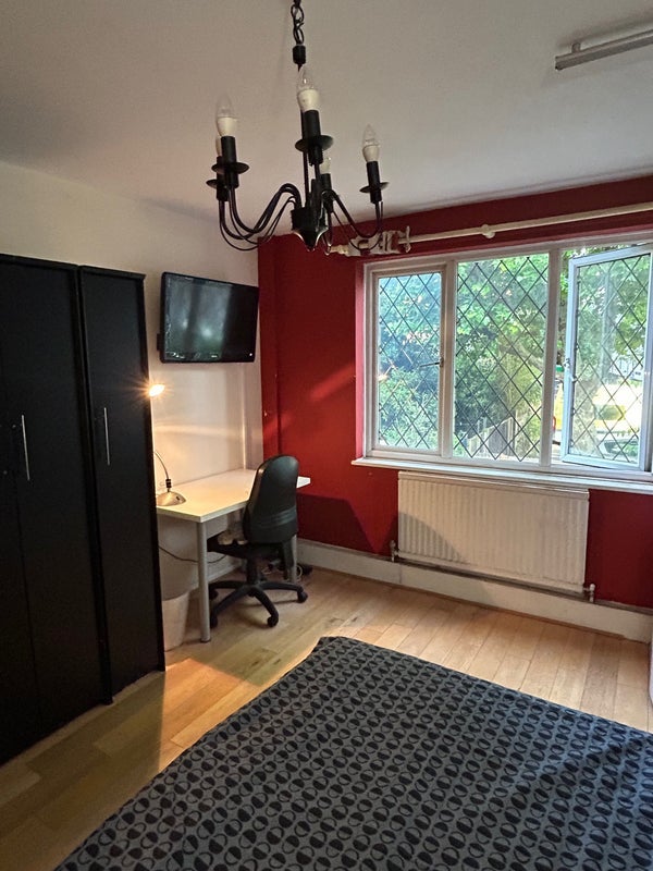 Room Monthope Road in Greater London