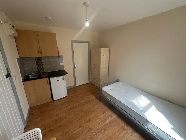 Flat Benares Road in London
