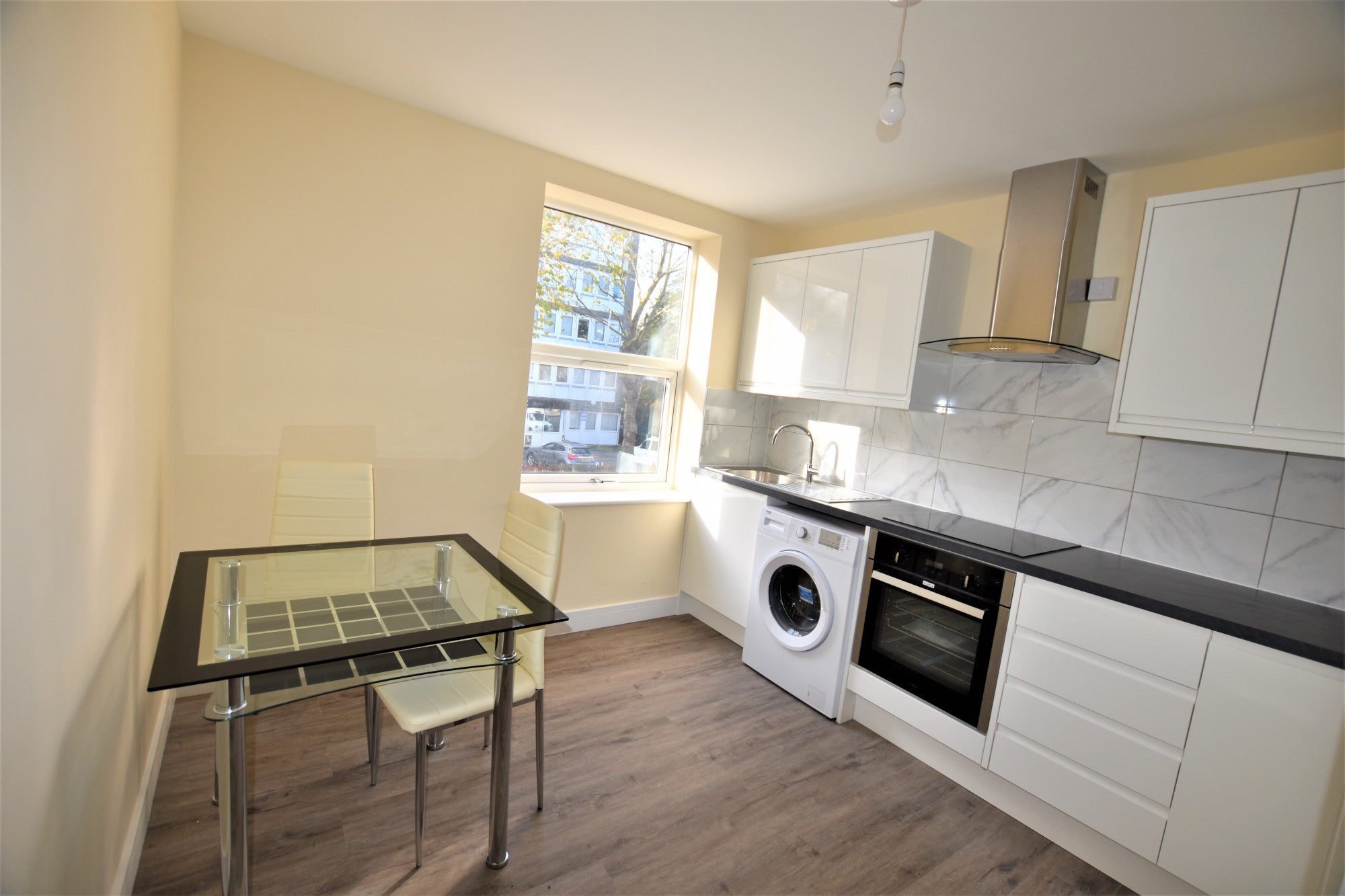 Room London Road in Greater London