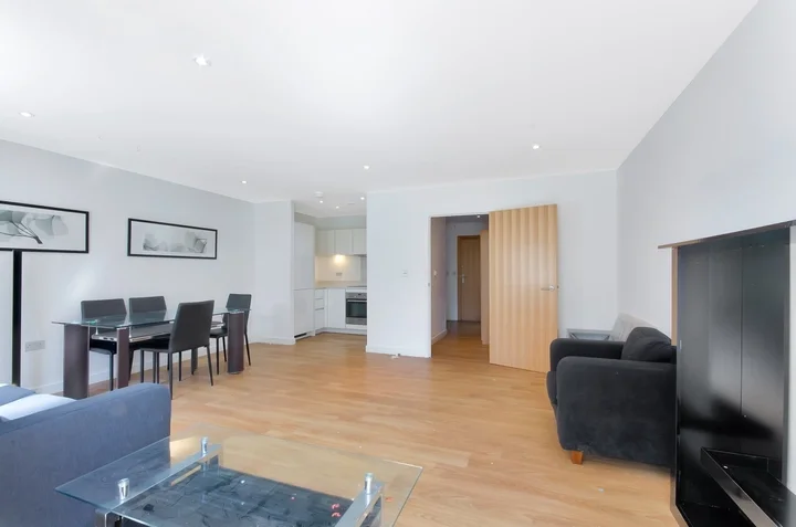 Flat Seven Sea Gardens in Greater London