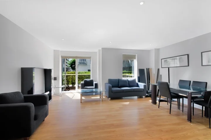 Flat Seven Sea Gardens in Greater London