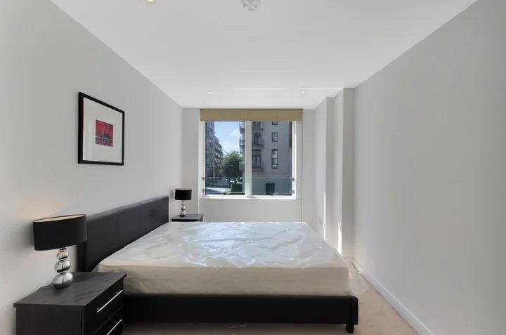 Flat Seven Sea Gardens in Greater London