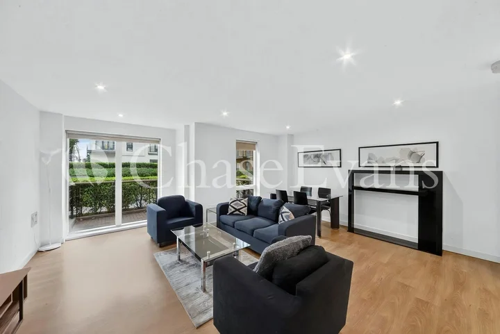 Flat Seven Sea Gardens in Greater London