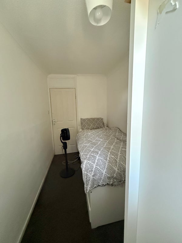 Room Commerce Road in Greater London