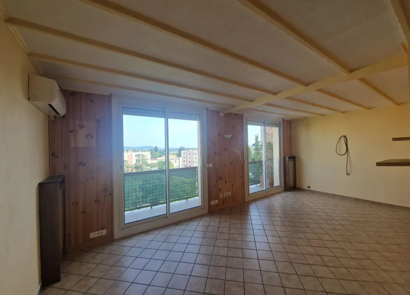 Appartement Rue du Maréchal Juin à Pont-Saint-Esprit