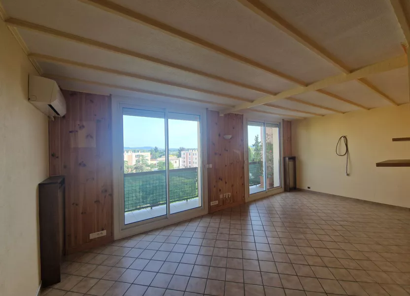 Appartement Rue du Maréchal Juin à Pont-Saint-Esprit