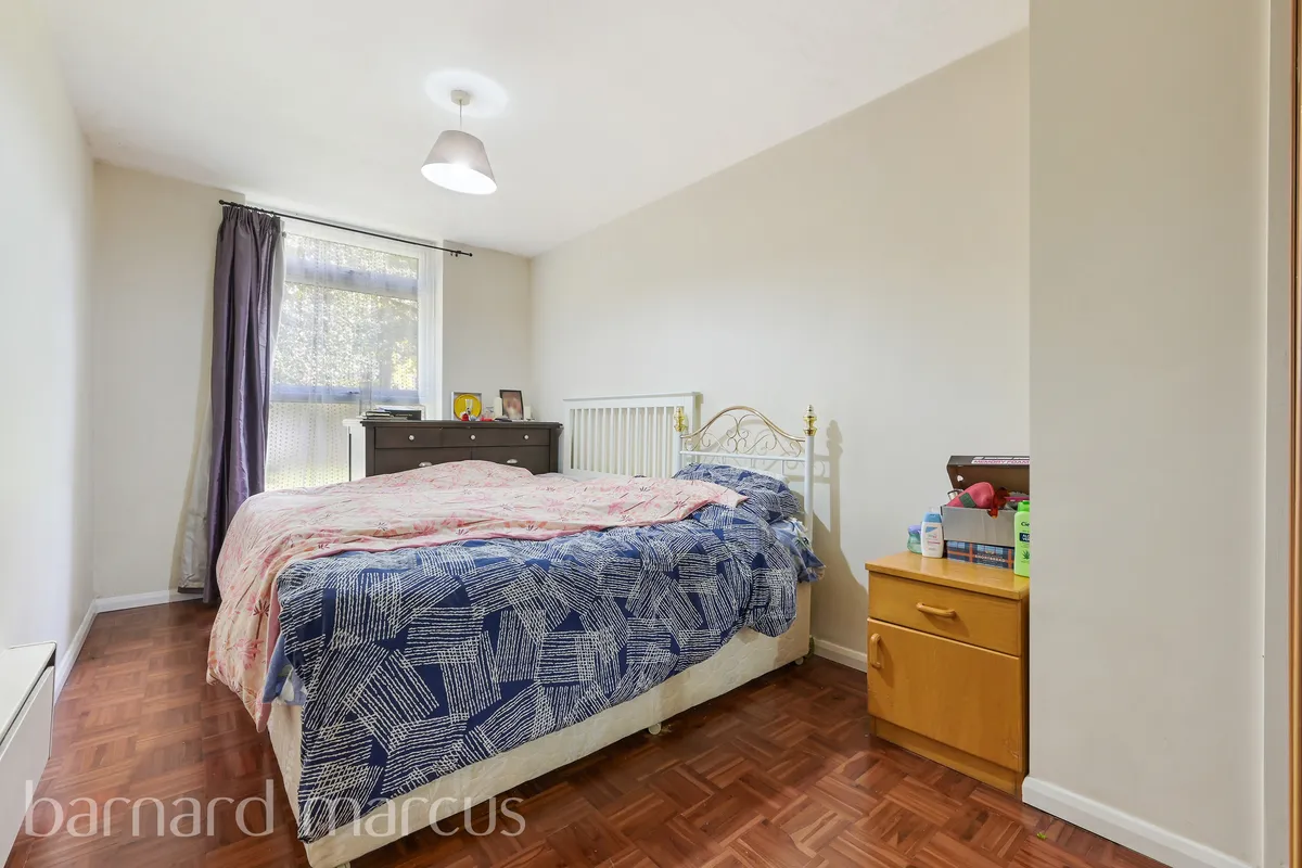 Flat Catherine Road in Greater London