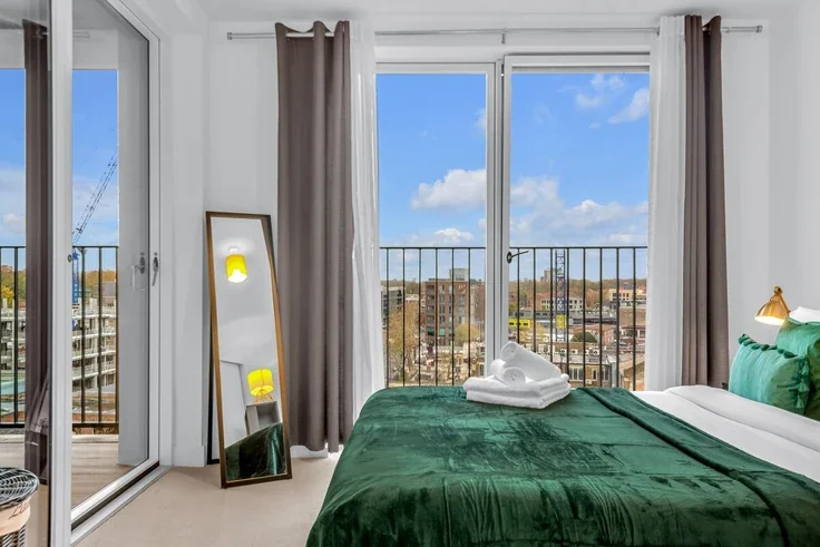 Flat Rookwood Way in Greater London