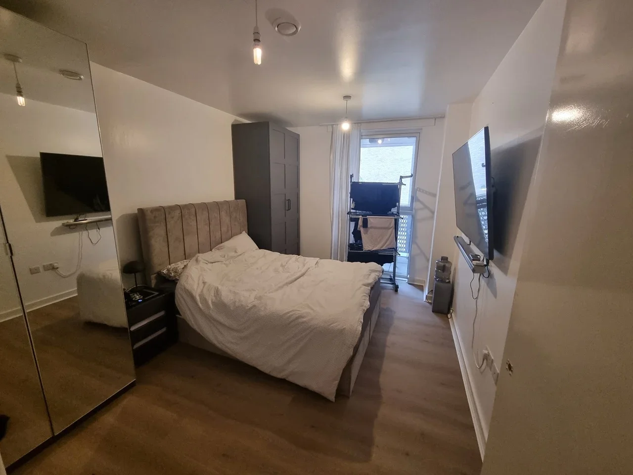 Flat Masons Place in Greater London