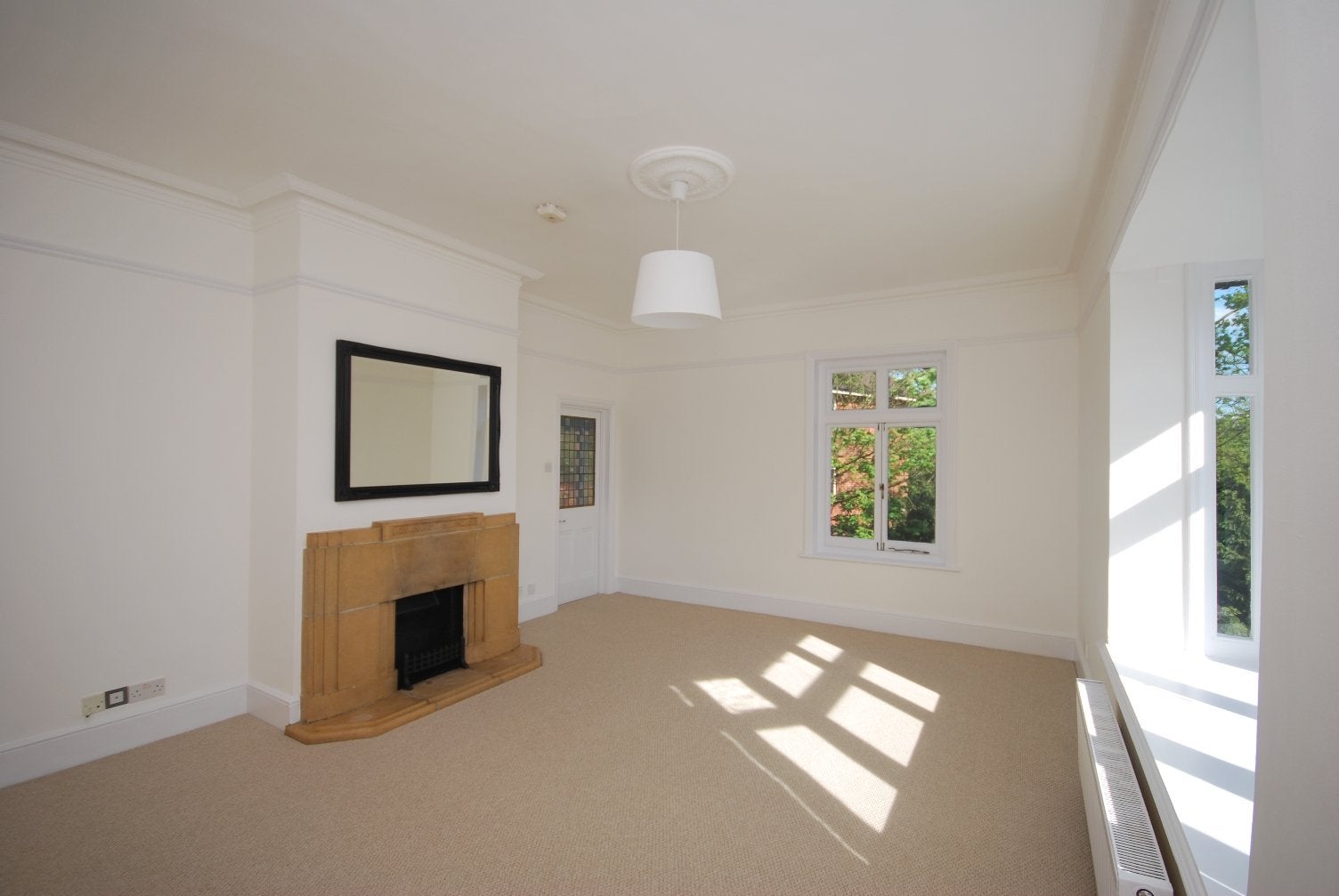 Flat Spencer Road in Greater London