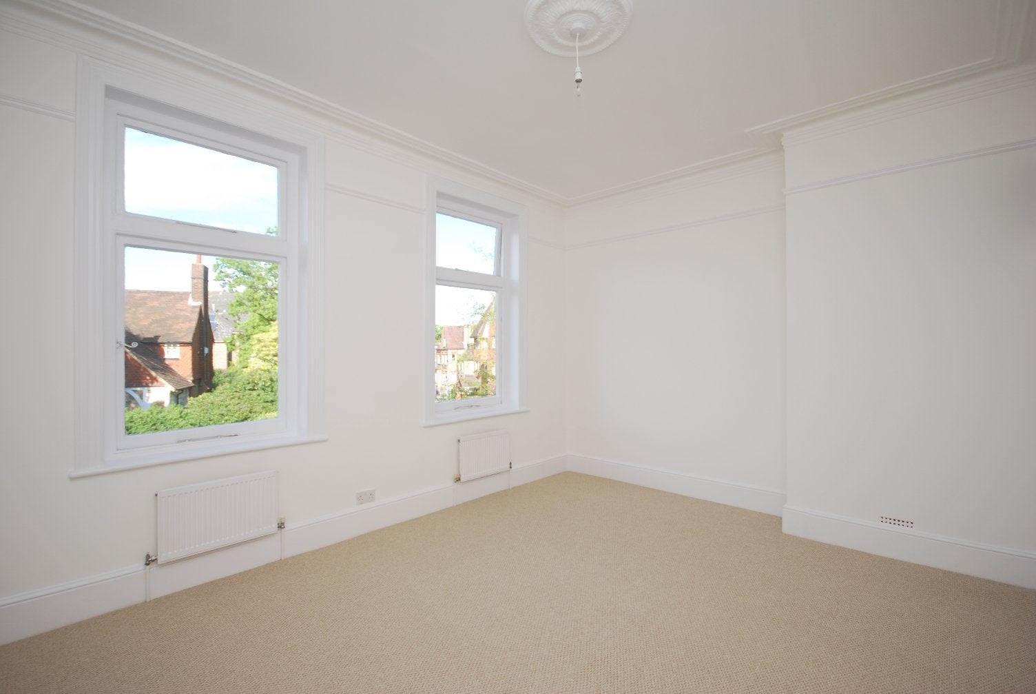 Flat Spencer Road in Greater London
