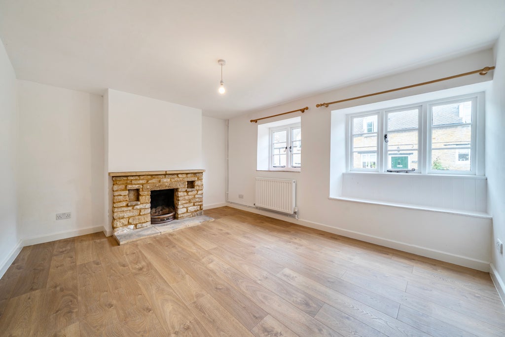 House Chipping Norton Road in West Oxfordshire