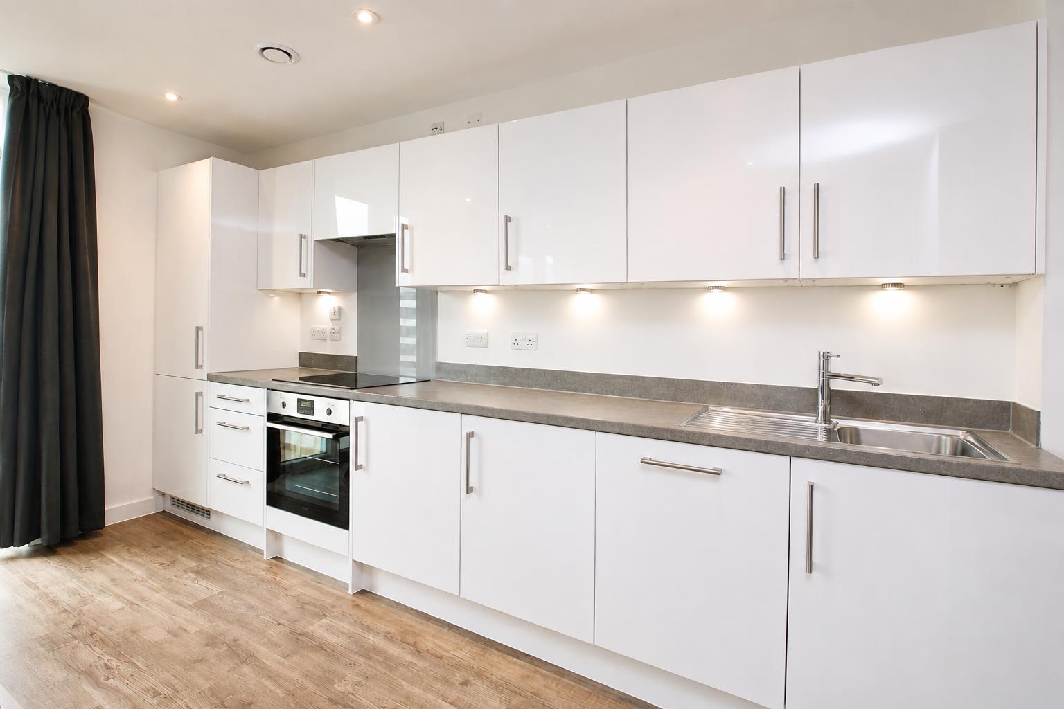 Flat Avebury Boulevard in Central Milton Keynes