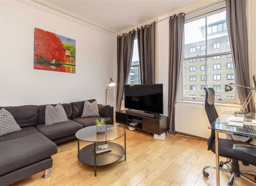 Flat Cornwall Gardens in Greater London