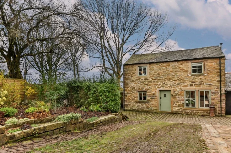 Flat Long Row in Ribble Valley