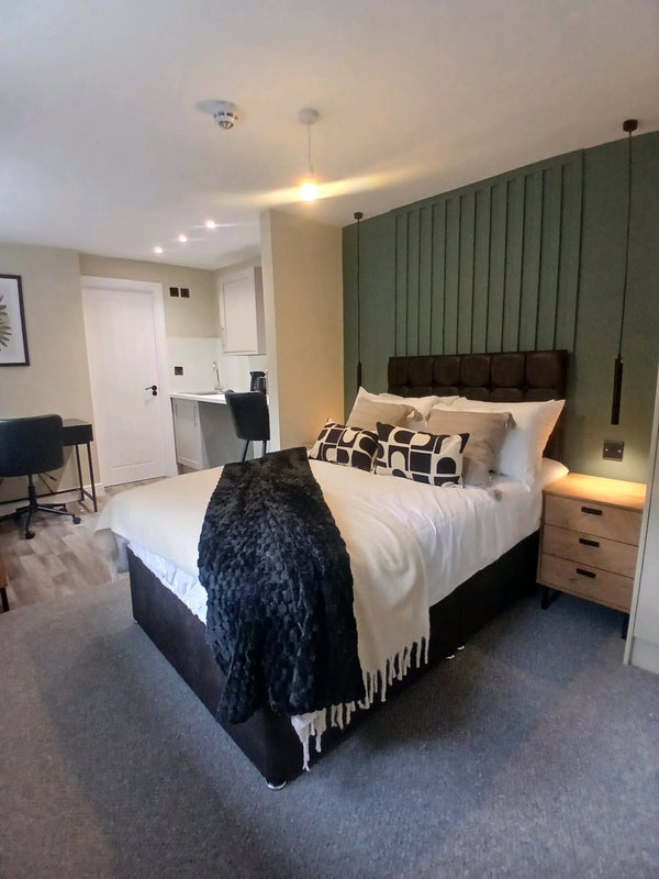 Room Somerville Road in Leicester