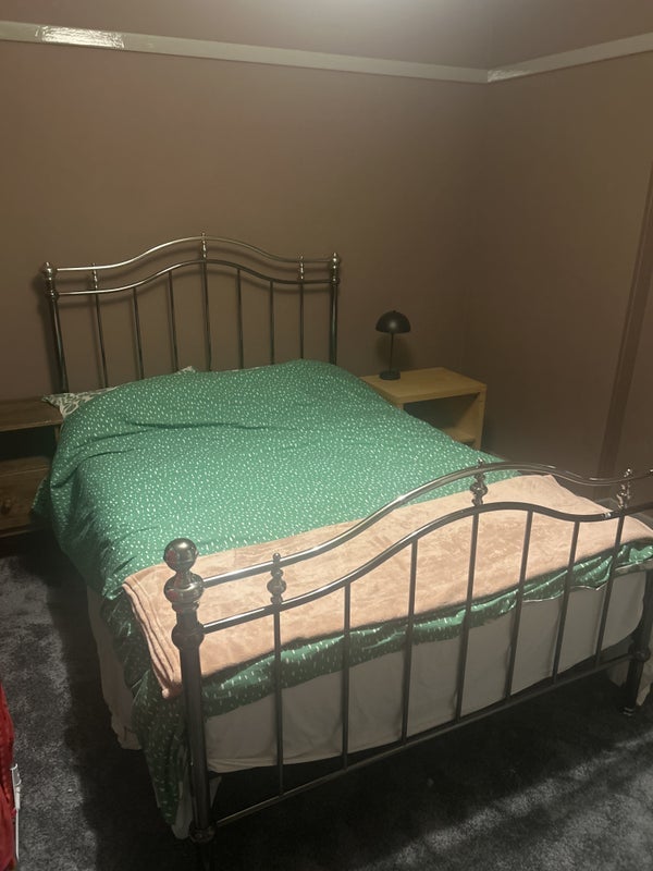 Room Dinart Street in Glasgow