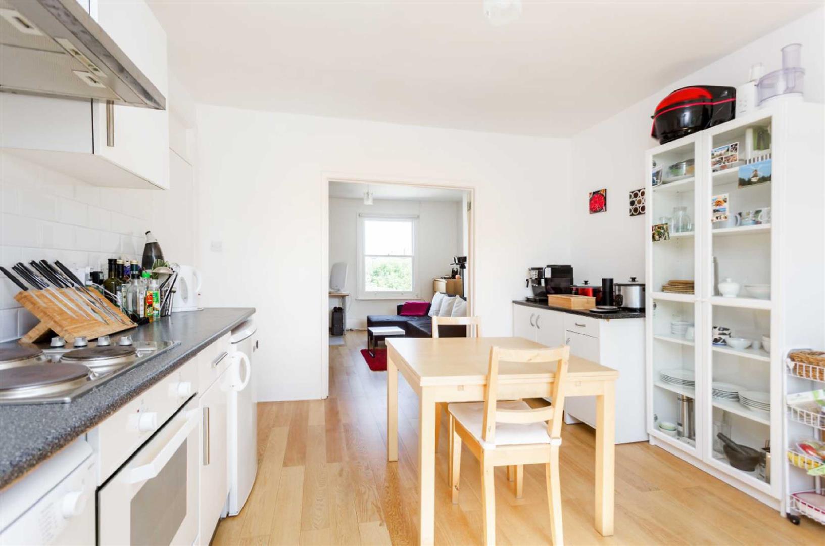 Flat Roderick Road in Greater London