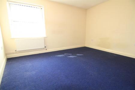 Flat Carlton Road in Nottingham