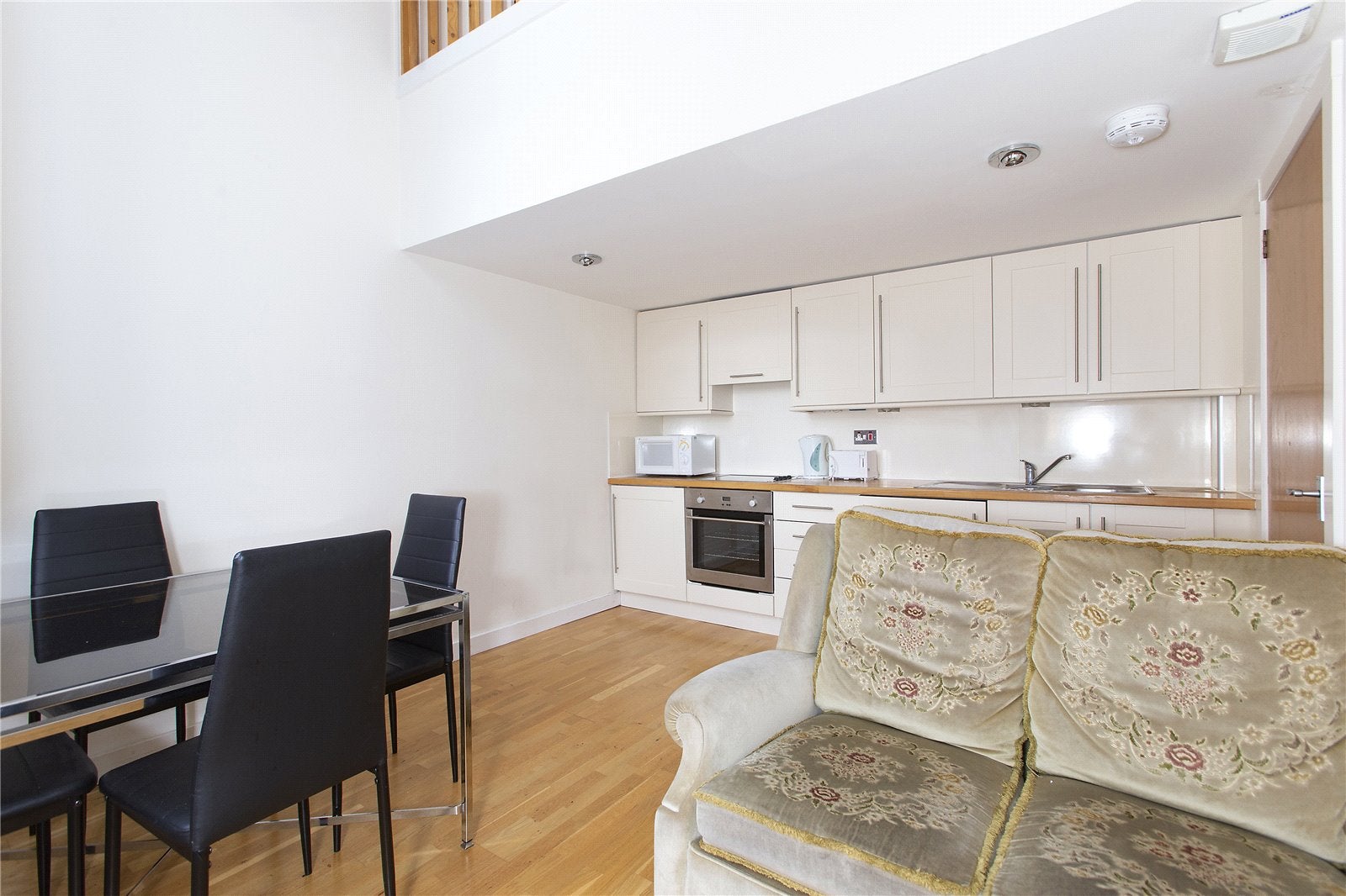Flat Drummond Street in City of Edinburgh