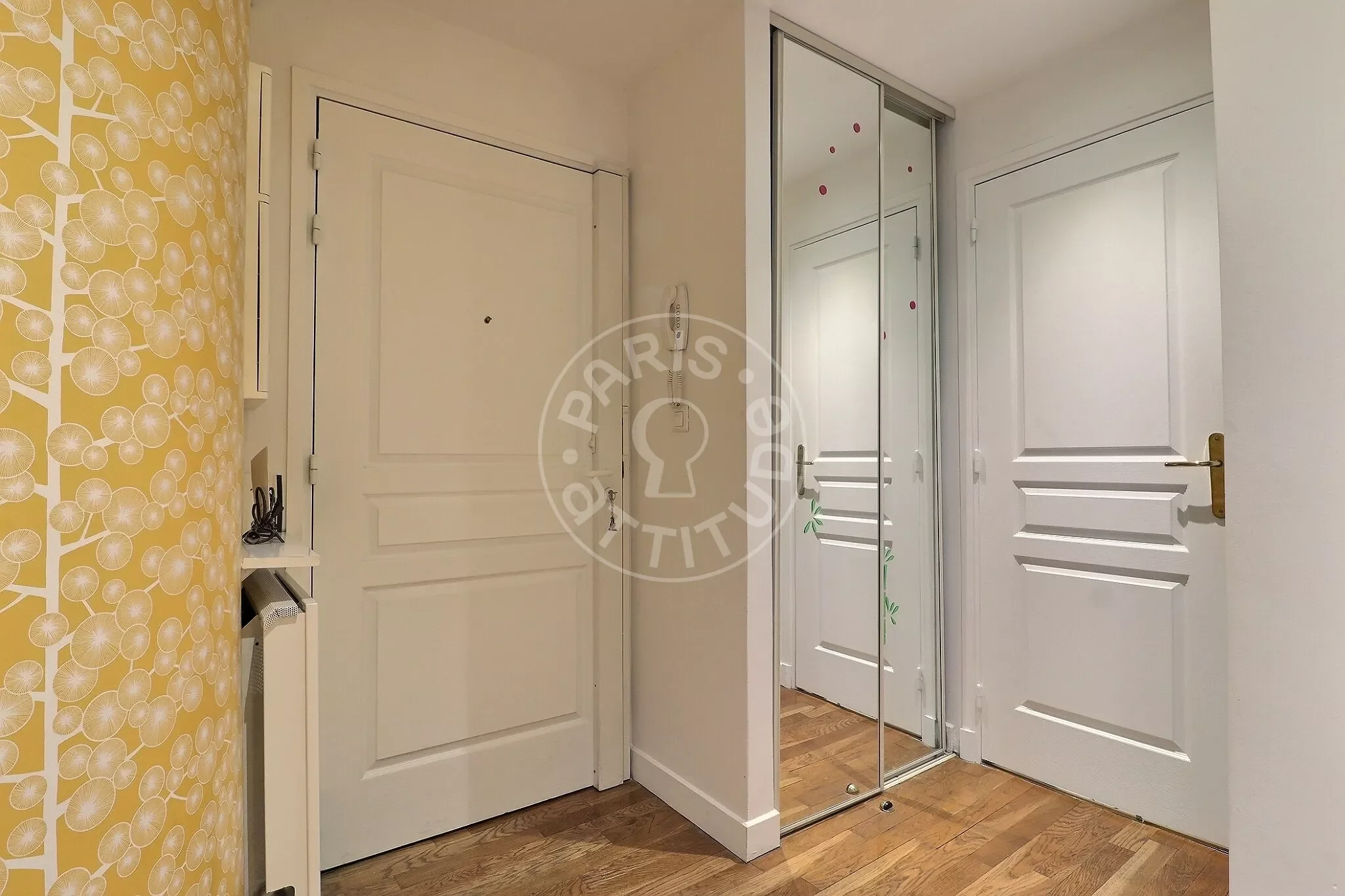 Appartement Rue la Condamine à Paris