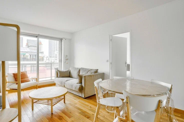 Flat Rue Saint-Charles in Paris