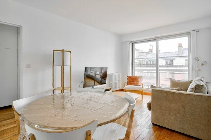 Flat Rue Saint-Charles in Paris