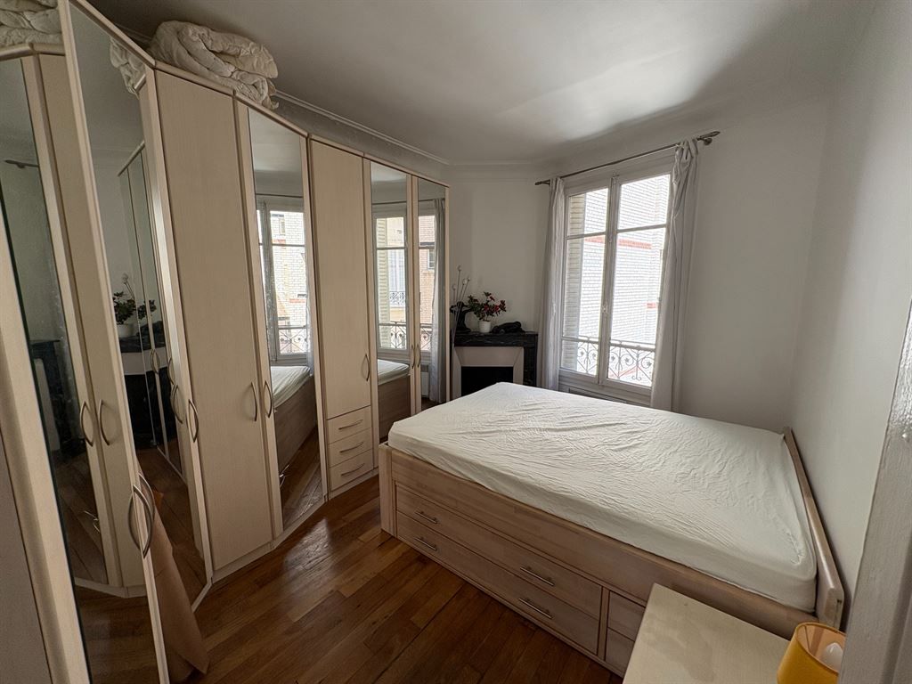 Flat Rue Nélaton in Paris