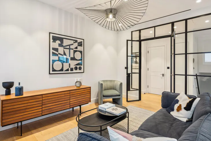 Flat Tryon Street in Greater London