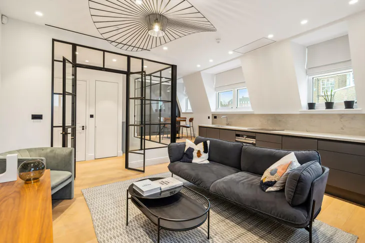 Flat Tryon Street in Greater London