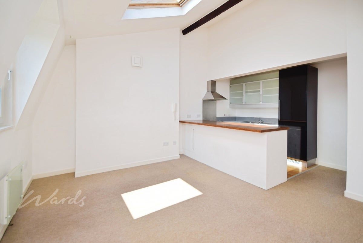 Flat Clifton Road | Clifton Gardens in Folkestone and Hythe District