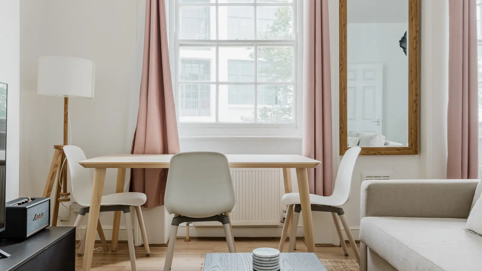 Flat Mornington Crescent in Greater London