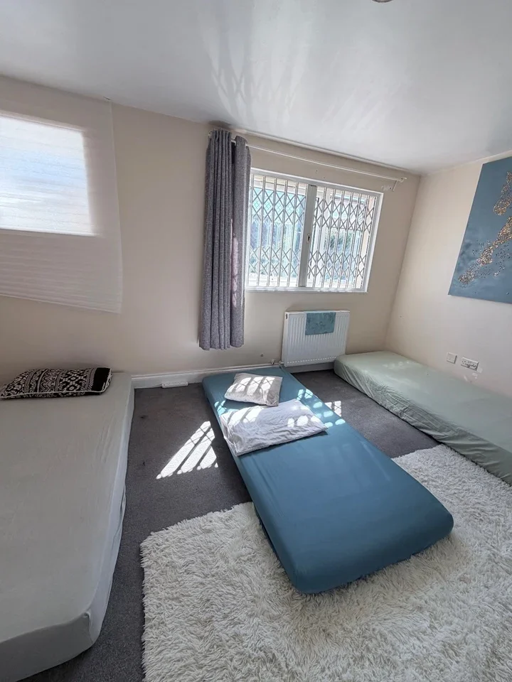 Room Brampton Grove in Greater London