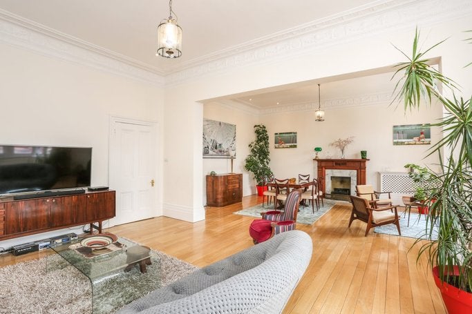 Flat Palace Court in City of Westminster