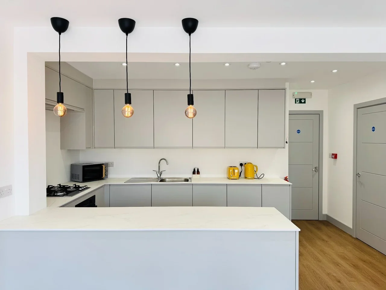 Room Bushey Mill Lane in Watford