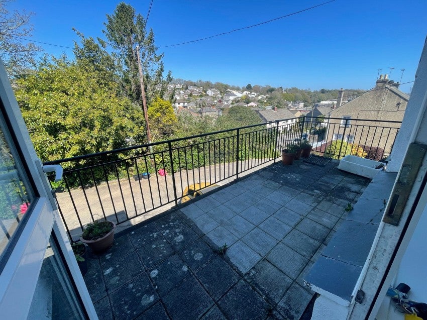 Flat Dunstan Close in Penryn
