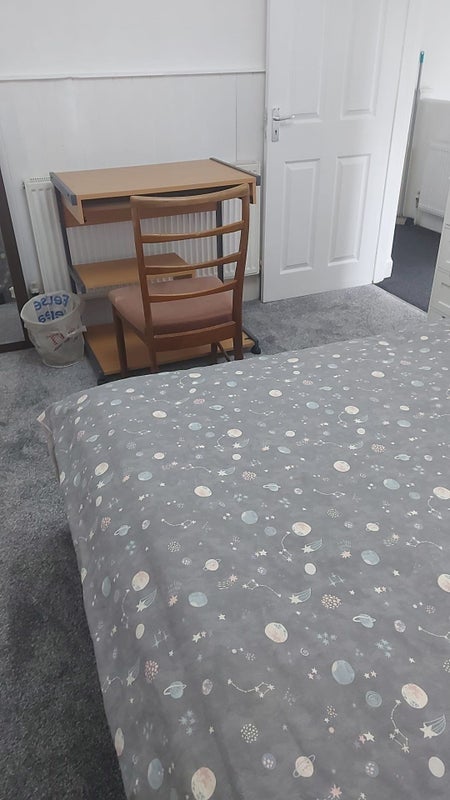 Room Farrington Road in Birmingham