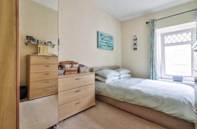 Room Thomas Street in Llanbradach and Pwllypant