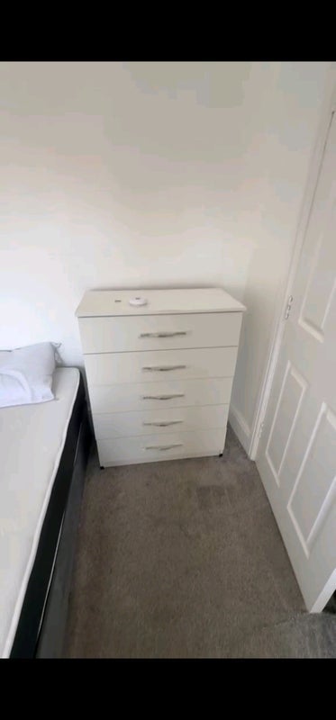 Room Birchfield Road in Liverpool