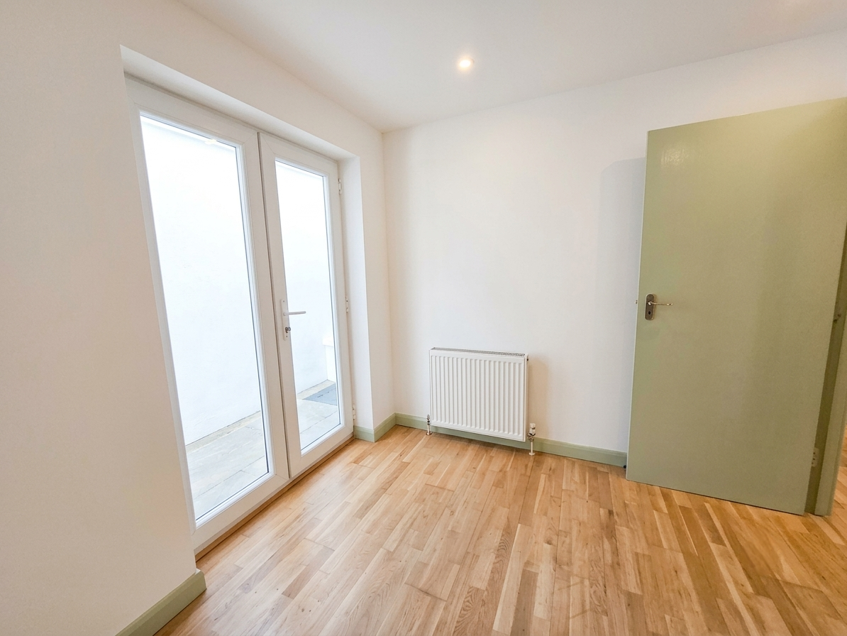 Flat Shushan Close in Greater London