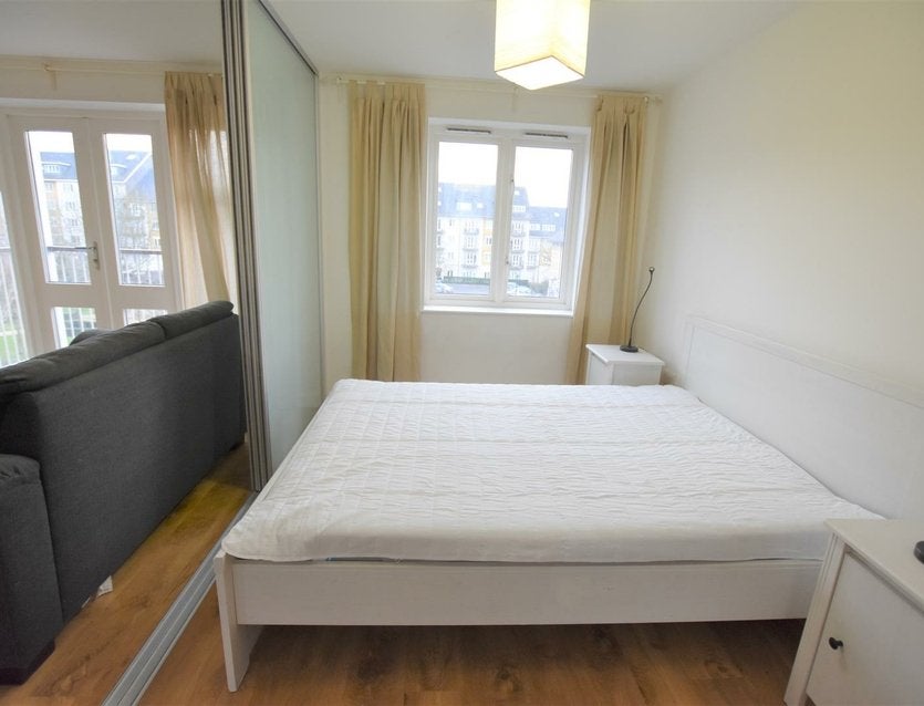 Flat Park Lodge Avenue in Greater London