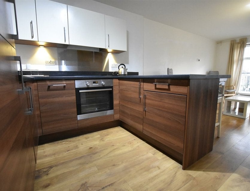 Flat Park Lodge Avenue in Greater London