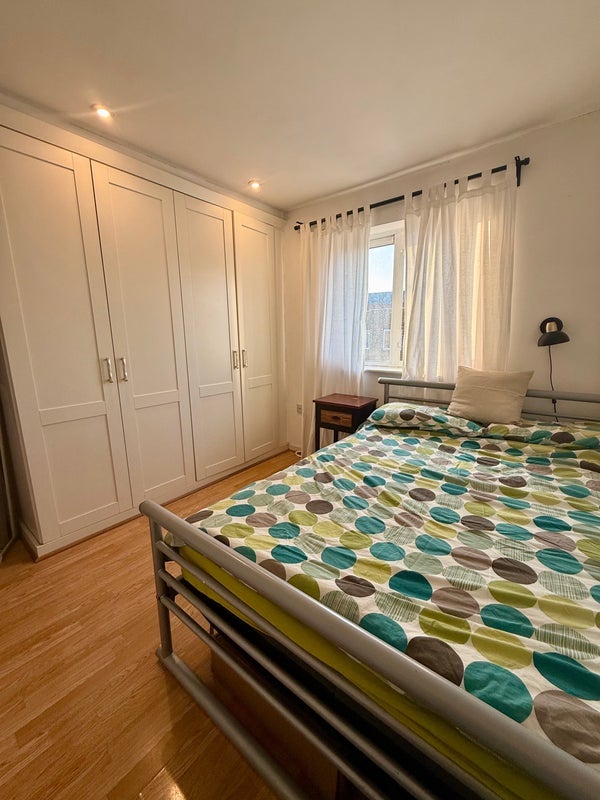 Room East India Dock Road in Greater London