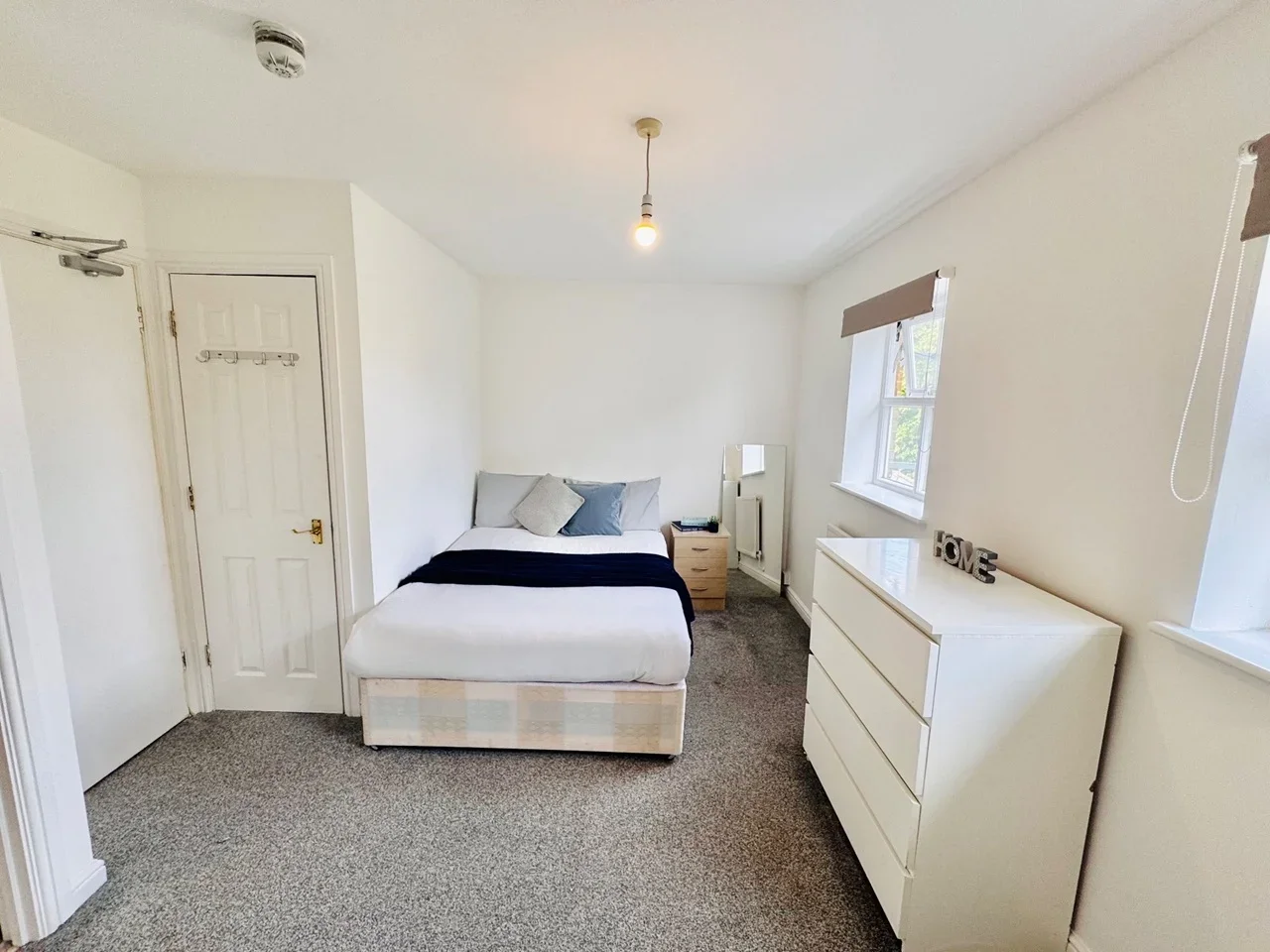 Flat Chamberlayne Avenue in Greater London